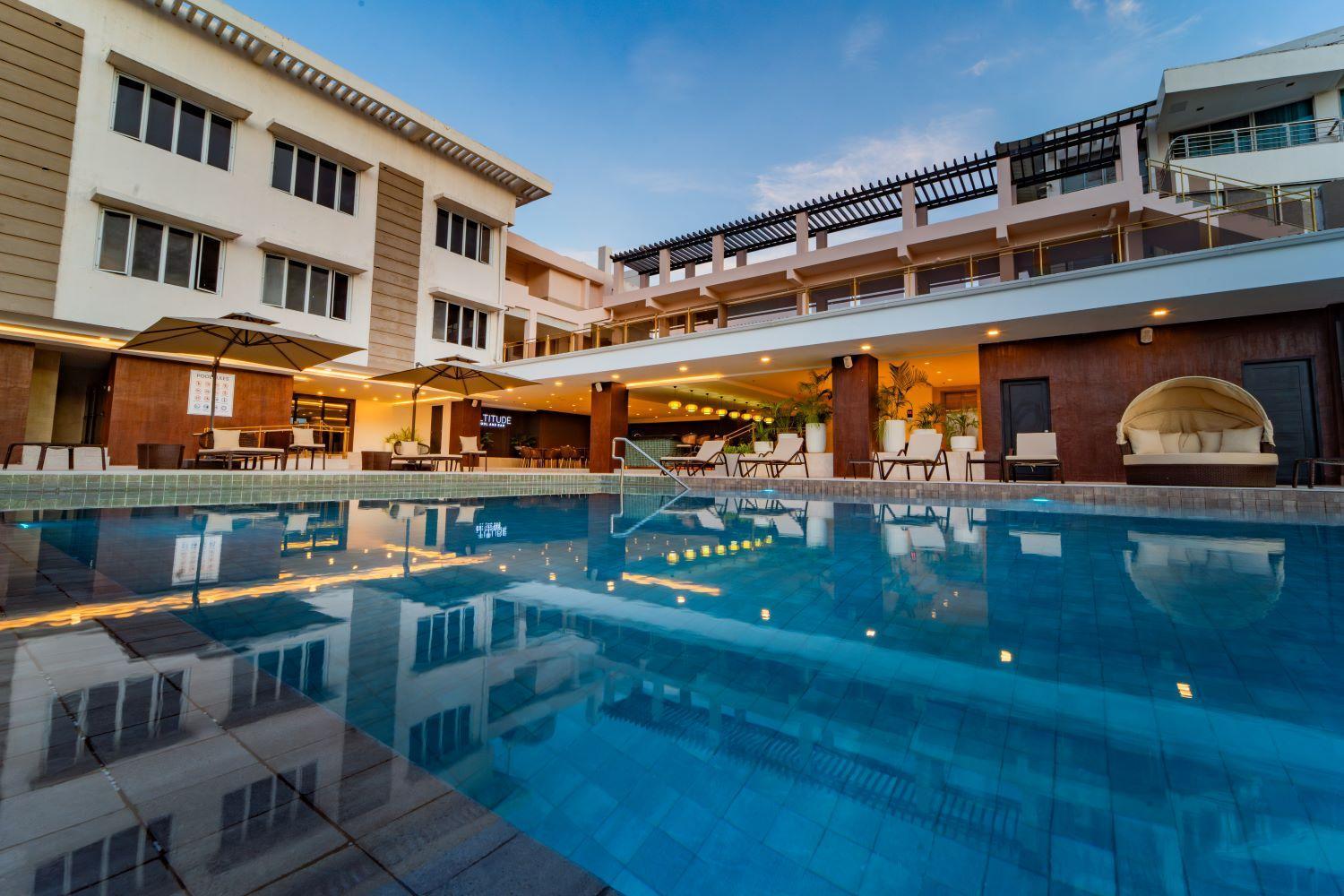 Metrocentre Hotel&centro de convenciones Tagbilaran City Exterior foto
